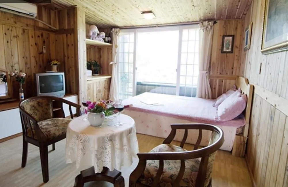 Ebbnsae Pension Jeju 2*,  South Korea