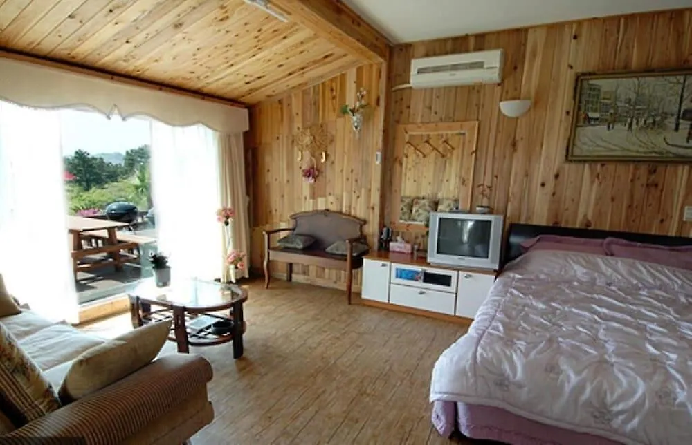 Ebbnsae Pension Jeju 2*,  South Korea