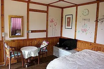 Ebbnsae Pension Jeju 2*,