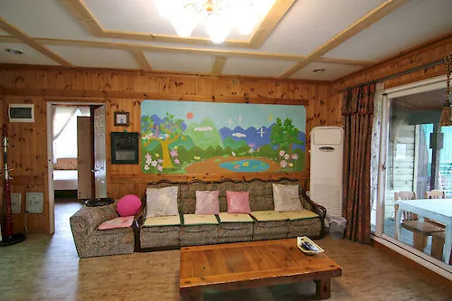 Ebbnsae Pension Jeju 2*,